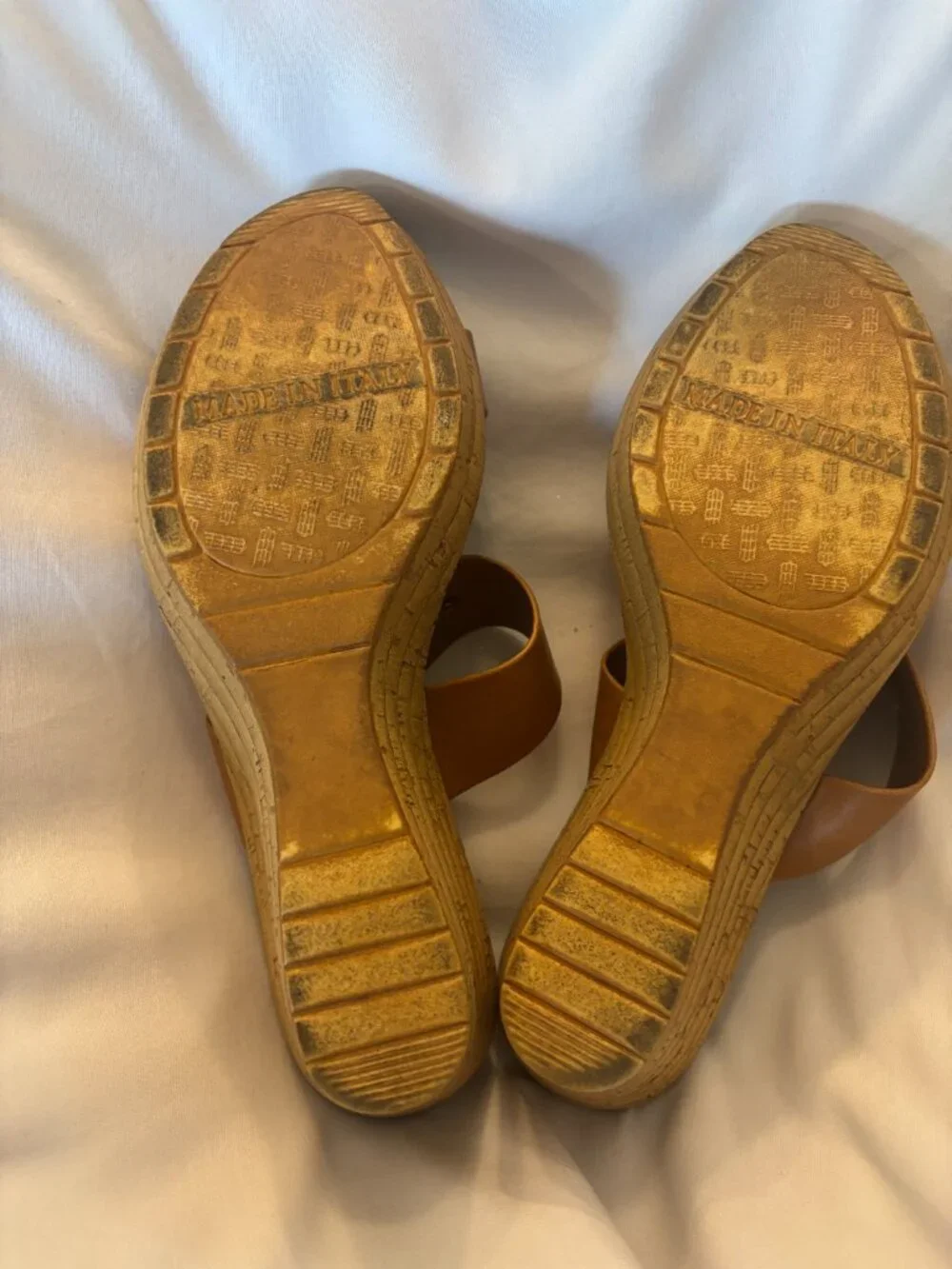 Women's Italian Shoemakers Wedge Sandal Heels w/Flowers on the top  - Size 10